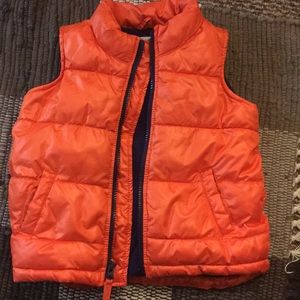 Old navy orange puffy vest - size 3T